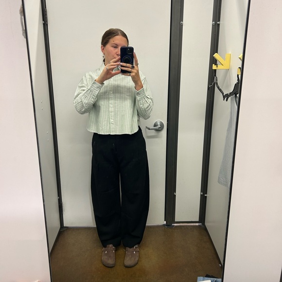 Meet your Posher, Julia - Picture 2 of 2